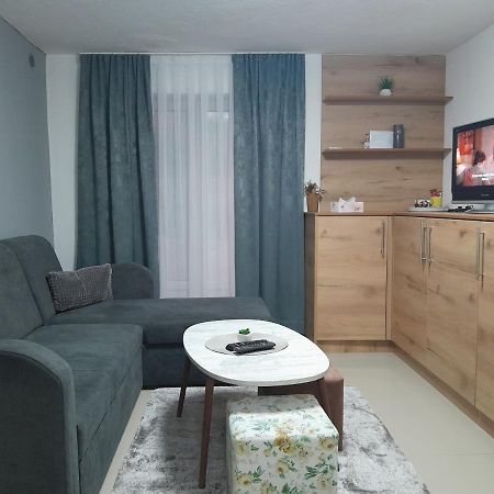 Apartmani Bet Gradacac 1 Maj Broj 24 エクステリア 写真