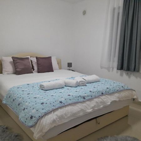 Apartmani Bet Gradacac 1 Maj Broj 24 エクステリア 写真
