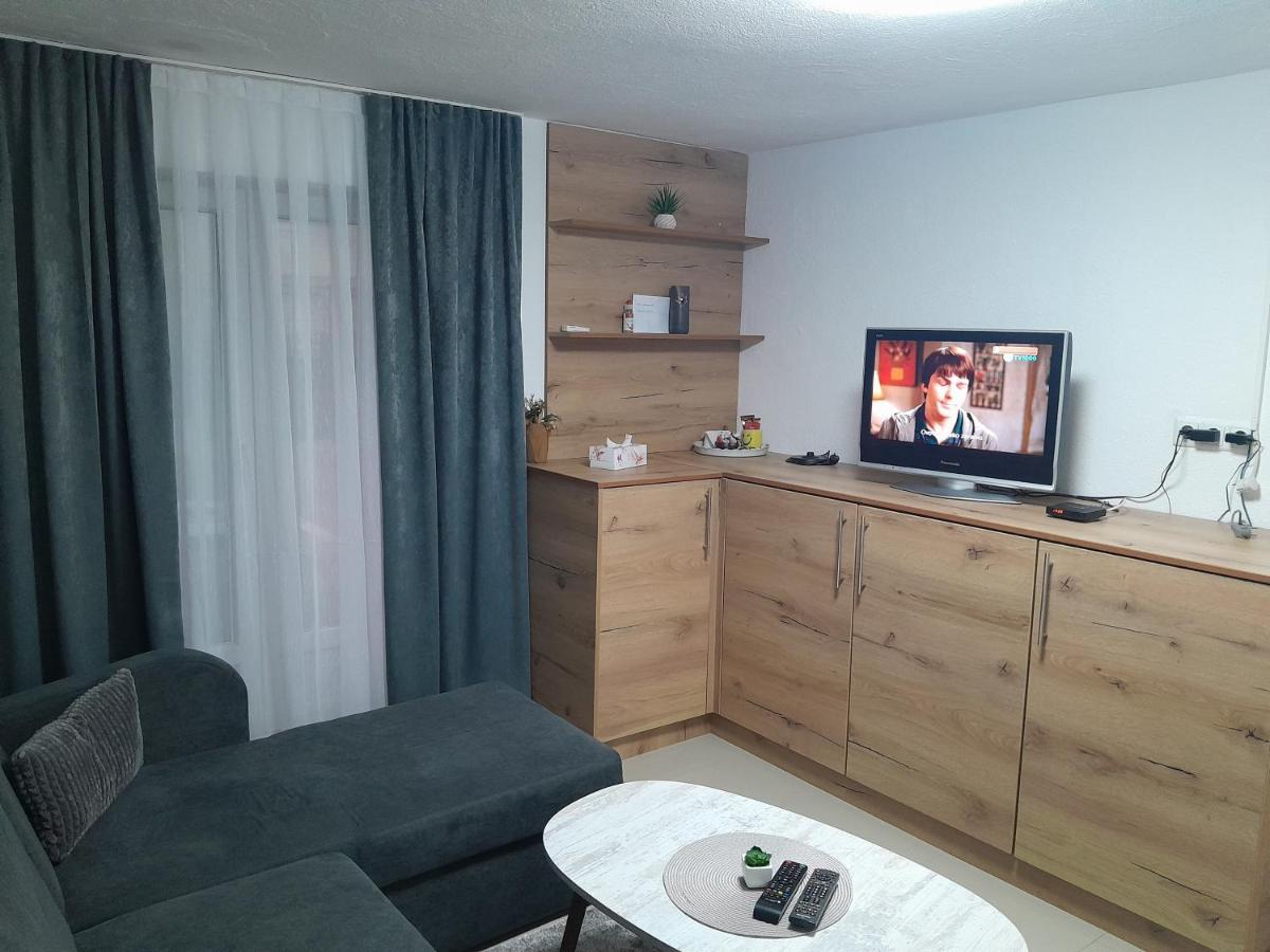 Apartmani Bet Gradacac 1 Maj Broj 24 エクステリア 写真
