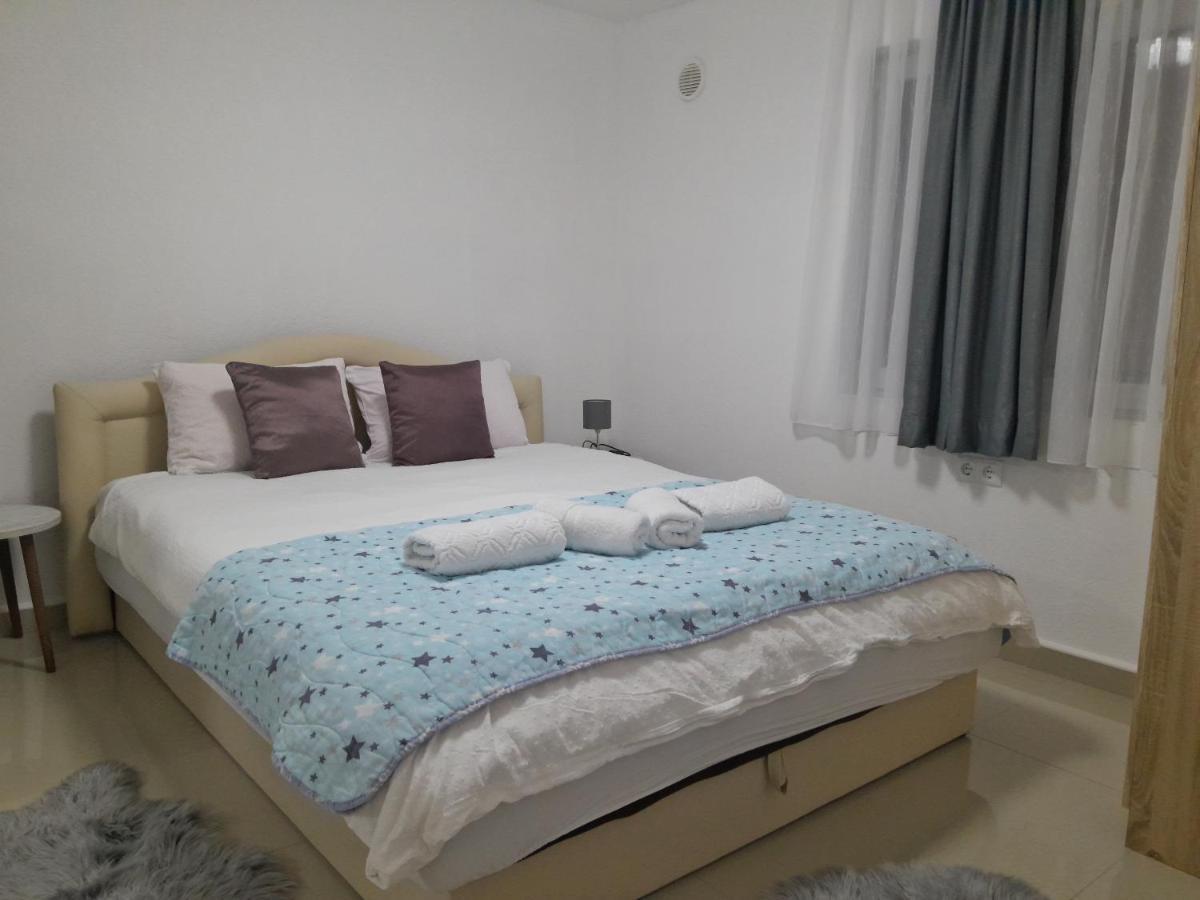 Apartmani Bet Gradacac 1 Maj Broj 24 エクステリア 写真